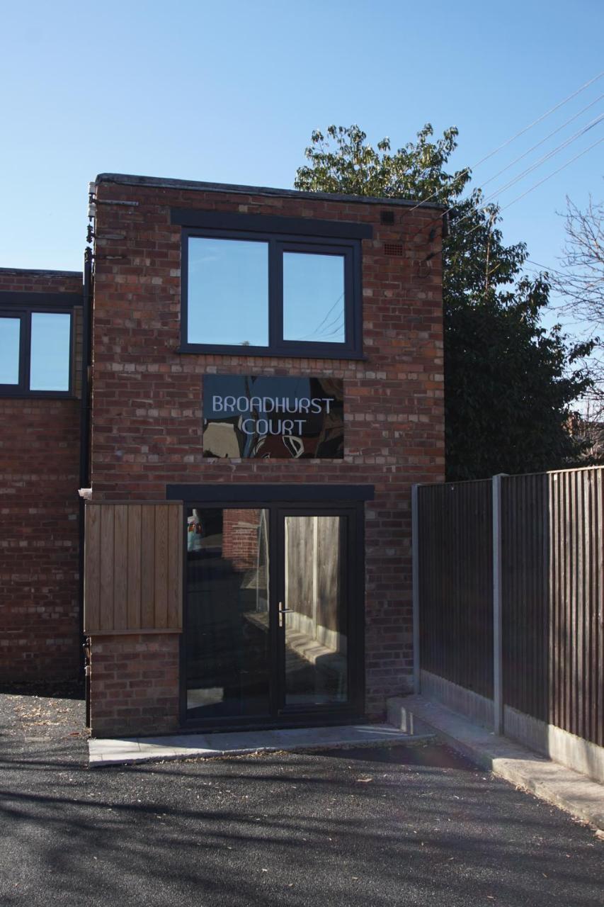 Loft Style Apartment For 4, 1 Broadhurst Court, Close To Town, Station & Hospital Stockport Exterior photo